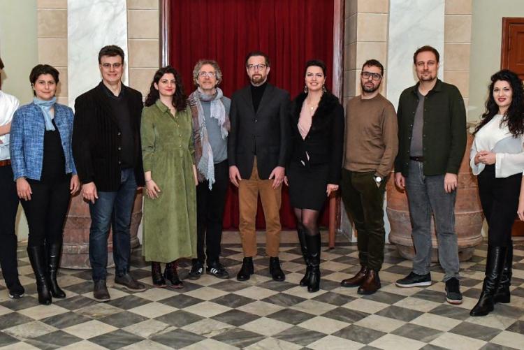 nella foto di Trifiletti - Bizzi il cast de l'Italiana in Algeri