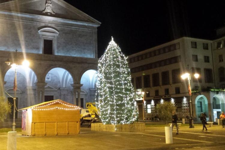 Albero di Natale illuminato