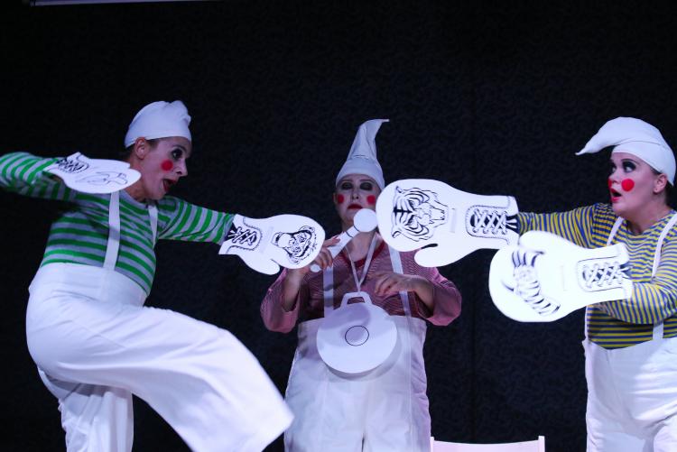 nella foto, una scena