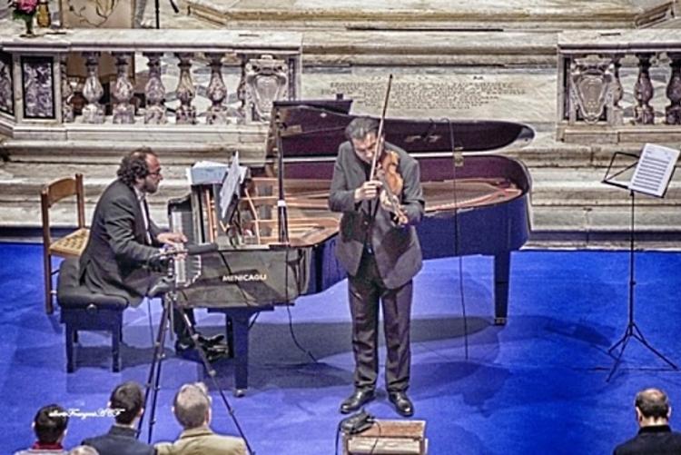 Foto del violinista Brad Repp e il M° Emanuele Lippi, direttore musicale del Festival