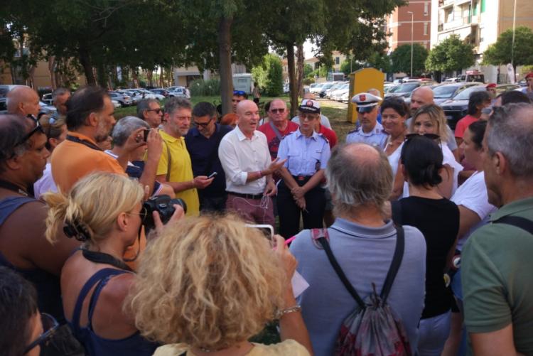 Foto della visita del sindaco Salvetti nel quartiere Coteto