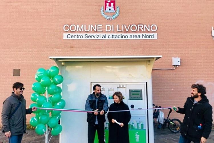 Una foto dell'inaugurazione del Ricicla Point