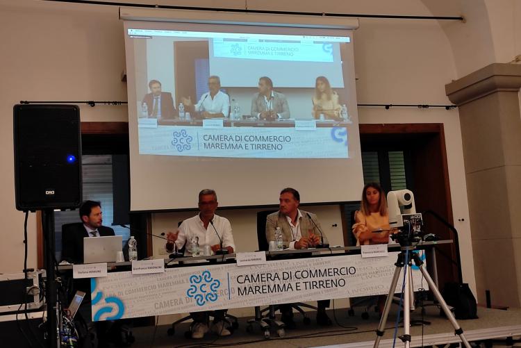 nella foto, un momento dell'incontro in Camera di Commercio