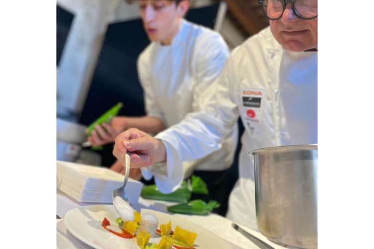 Foto di chef all'opera