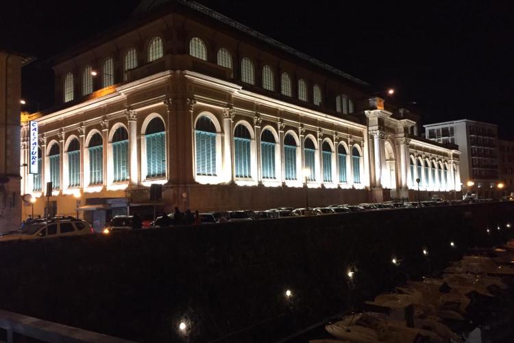 foto del Mercato Centrale illuminato