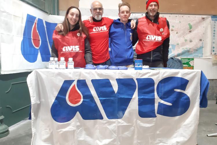 Foto dei volontari Avis al Mercato Centrale