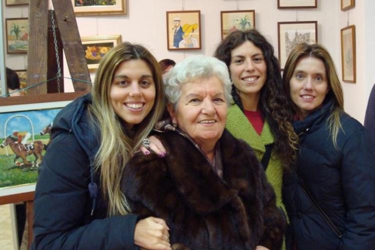 Foto di nonna Fiorina con le nipoti