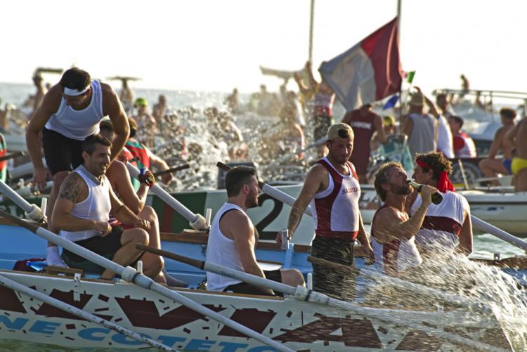 Foto di una precedente edizione del Palio Marinaro