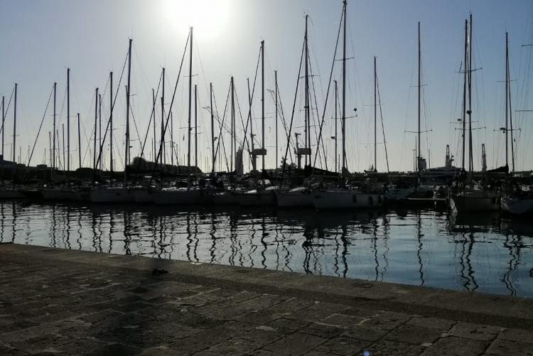 foto delle imbarcazioni ormeggiate nel porto Mediceo