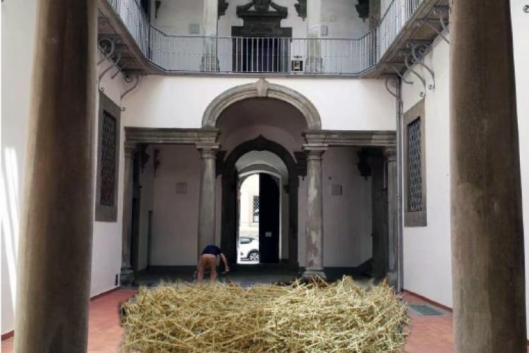 nella foto, una delle opere esposte