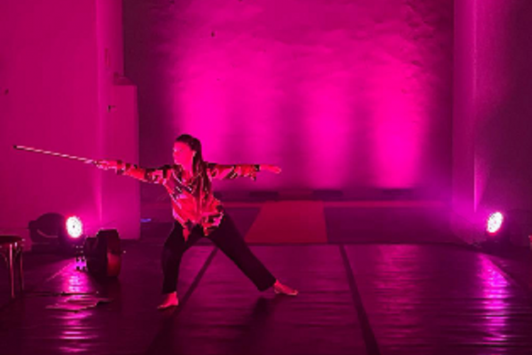 nella foto, una scena