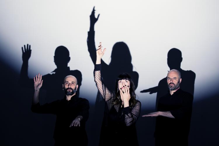 nella foto, una scena