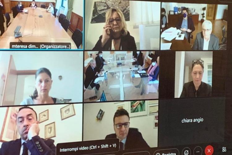 Immagine dell'incontro online con la Viceministra Bellanova