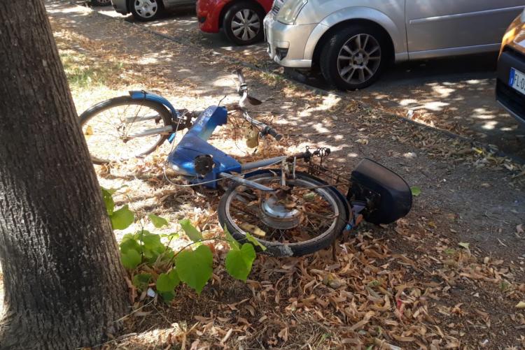 Una bicicletta abbandonata