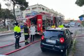 Foto di sindaco e vigili del fuoco in via Don Albertario